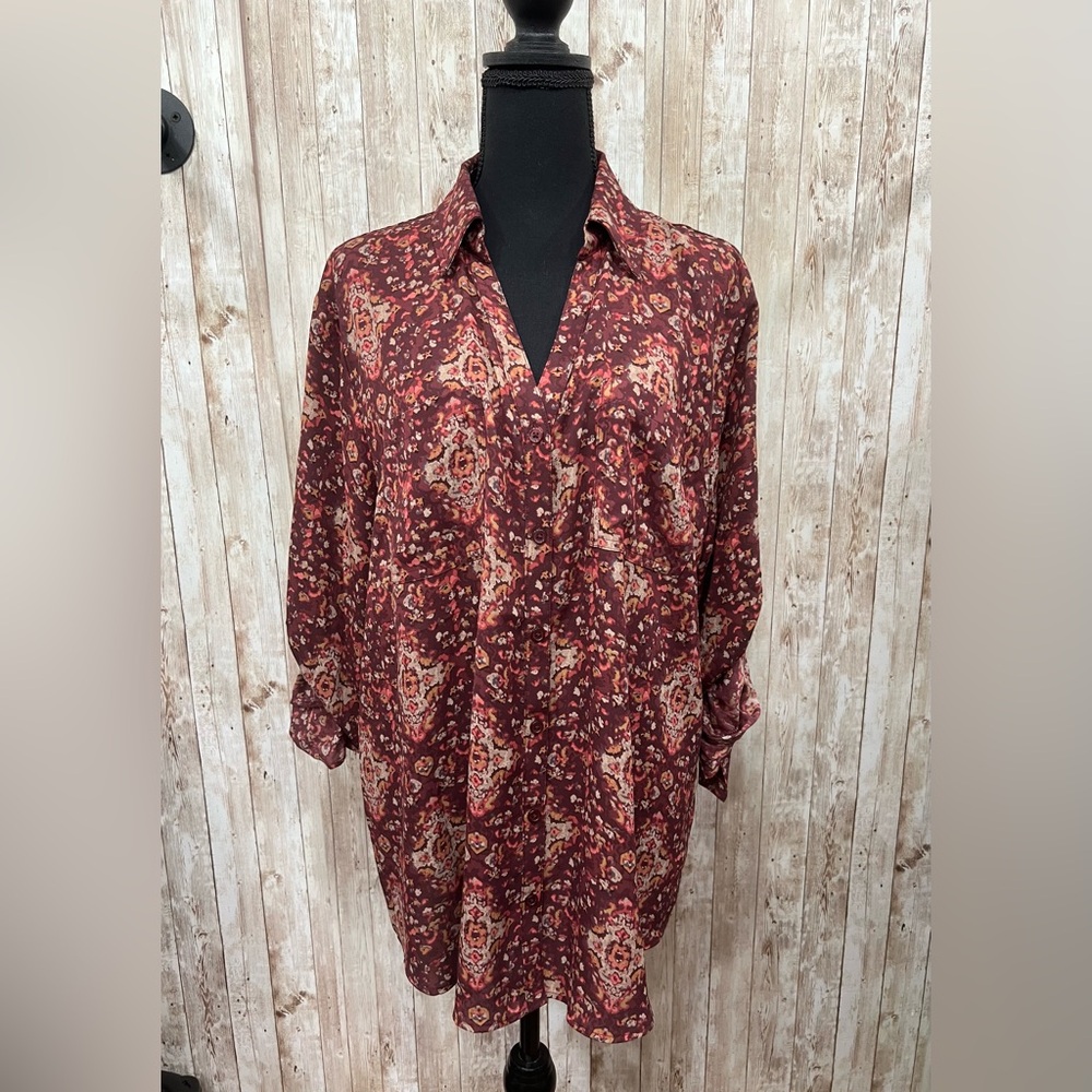 Maurices Red and Orange 3/4 Sleeve Button Down‎